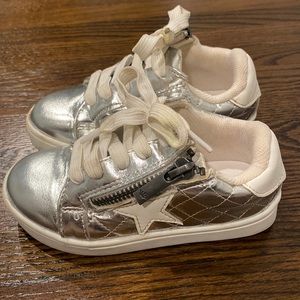 Nina Metallic Sneakers with stars - Size 8 - Toddler Girl
